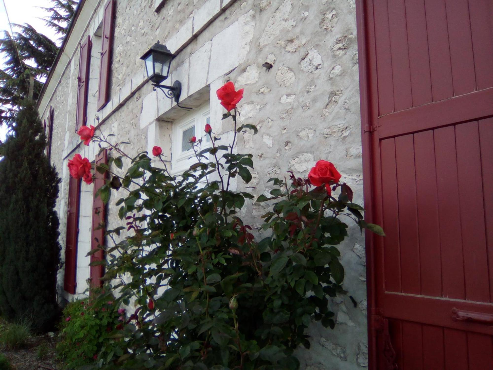 Le Clos De La Vigneronne Messas Экстерьер фото
